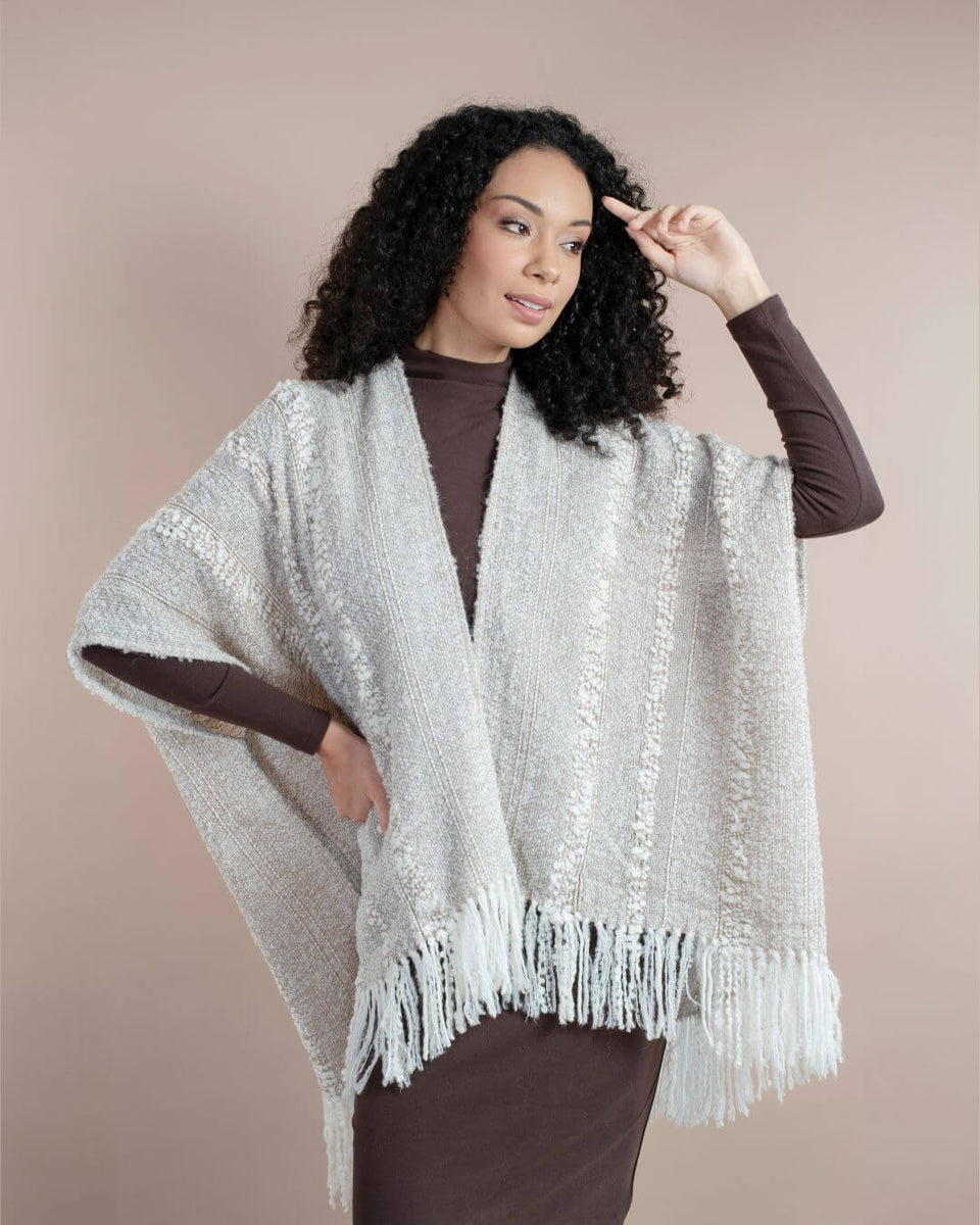 Kuska Alpaca Poncho – Peruvian Nuna