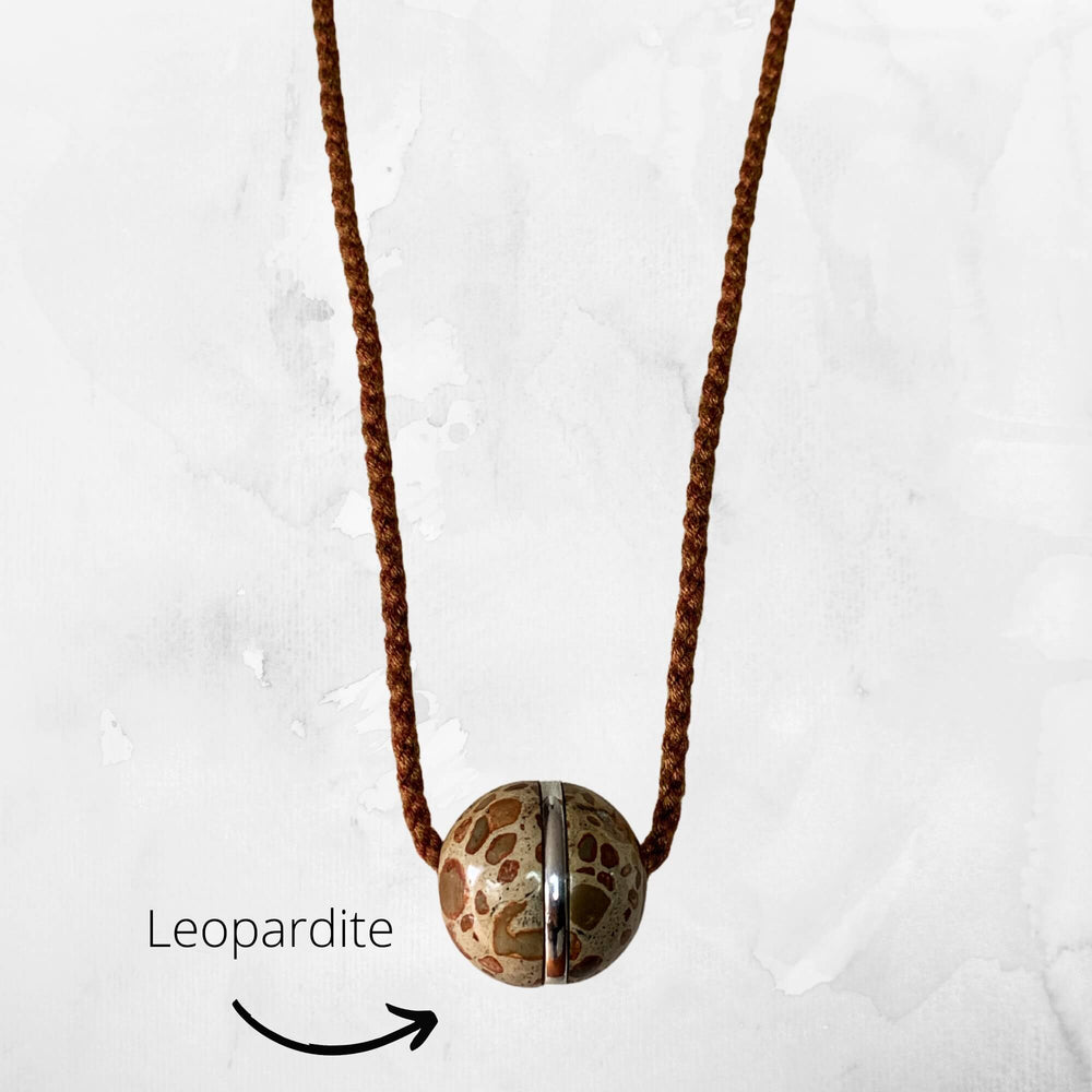 
                
                    Load image into Gallery viewer, Peruvian Nuna Necklace Huk Spheres Necklace
                
            