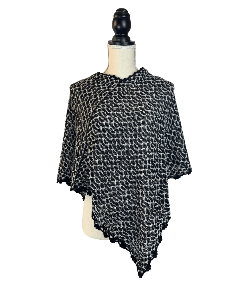 Chaska Handwoven Alpaca Wool Poncho-Peruvian Nuna