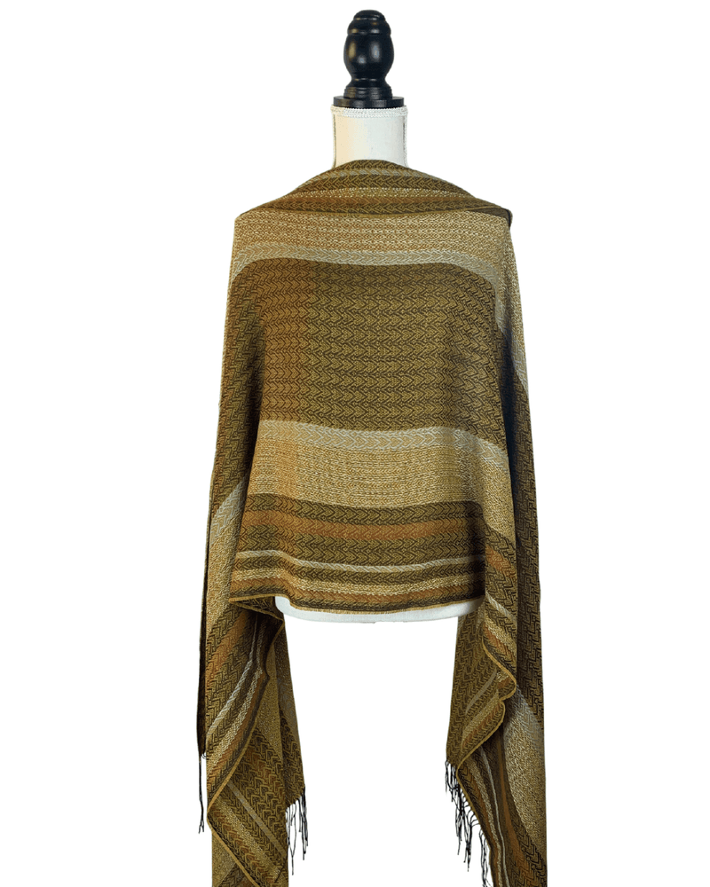 
                
                    Load image into Gallery viewer, Urma Alpaca Wool &amp;amp; Silk Shawl-Peruvian Nuna
                
            